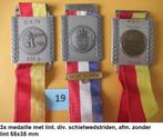 schietsport plaquettes aan lint, 2 sets, nr. 19 & 20, Postzegels en Munten, Penningen en Medailles, Overige materialen, Ophalen