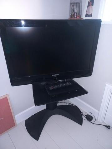 Vogels Tv standaard + Samsung tv beschikbaar voor biedingen