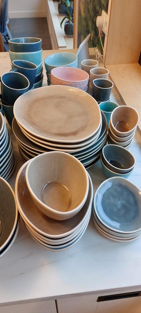 GEZOCHT: Action Jewel Servies, Huis en Inrichting, Keuken | Servies, Gebruikt, Bord(en), Effen, Aardewerk, Ophalen of Verzenden