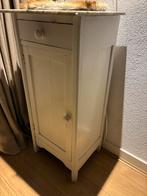 Brocante nachtkastje met marmer blad, Huis en Inrichting, Kasten | Kledingkasten, Ophalen, Minder dan 50 cm, Gebruikt, Minder dan 100 cm