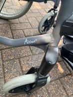 zeer mooi lichte rolstoel invacare zie ook mijn andere zoeke, Ophalen, Inklapbaar, Zo goed als nieuw, Duwrolstoel