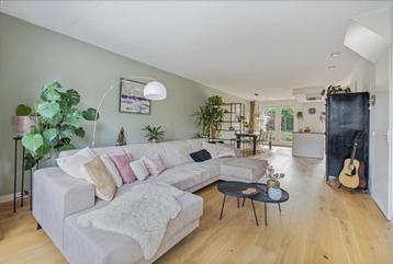 Moderne U-Bank met Lounge beschikbaar voor biedingen