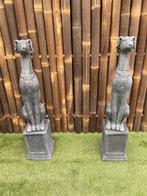 Set Whippet honden met zuilen, Tuin en Terras, Tuinbeelden, Ophalen, Nieuw, Beton, Dierenbeeld