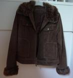 Bruine suede leren jas met (nep)bontrandjes (42), Ophalen of Verzenden, Zo goed als nieuw, Maat 42/44 (L), Bruin