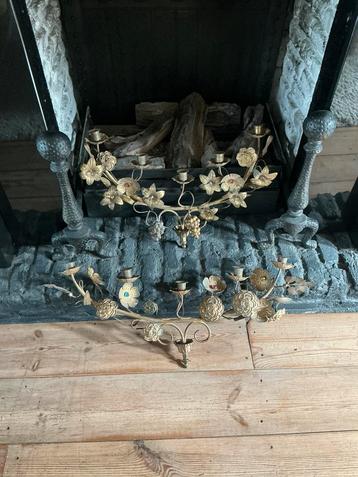 2 antieke wand kandelaars beschikbaar voor biedingen
