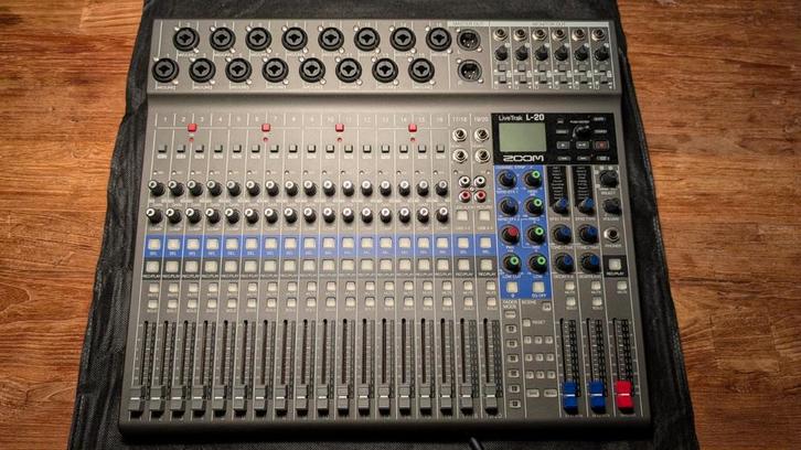 Zoom Livetrak L20 digitale mixer (L-20, L 20, Bluetooth), Muziek en Instrumenten, Mengpanelen, Zo goed als nieuw, Ophalen of Verzenden