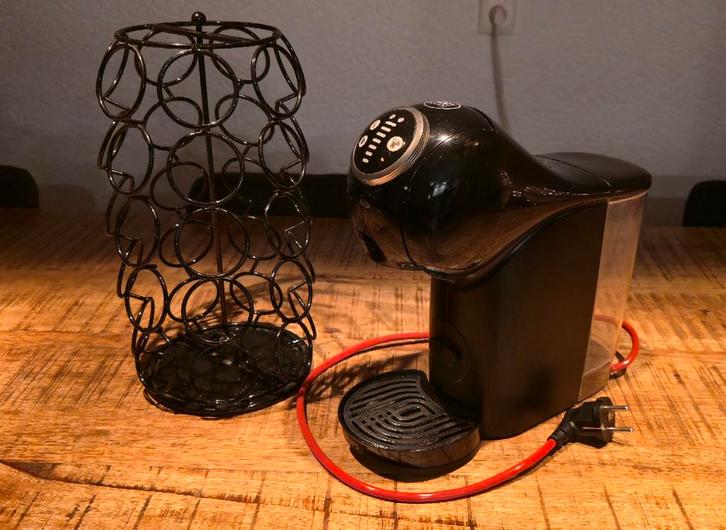 Dolce Gusto KP340 Espresso + Cup Carrousel, Witgoed en Apparatuur, Koffiezetapparaten, Gebruikt, Koffiepads en cups, Espresso apparaat