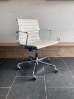 3 Vitra Eames EA 117 bureaustoelen, chroom, wit leder, Vitra, Wit, Ophalen of Verzenden, Zo goed als nieuw