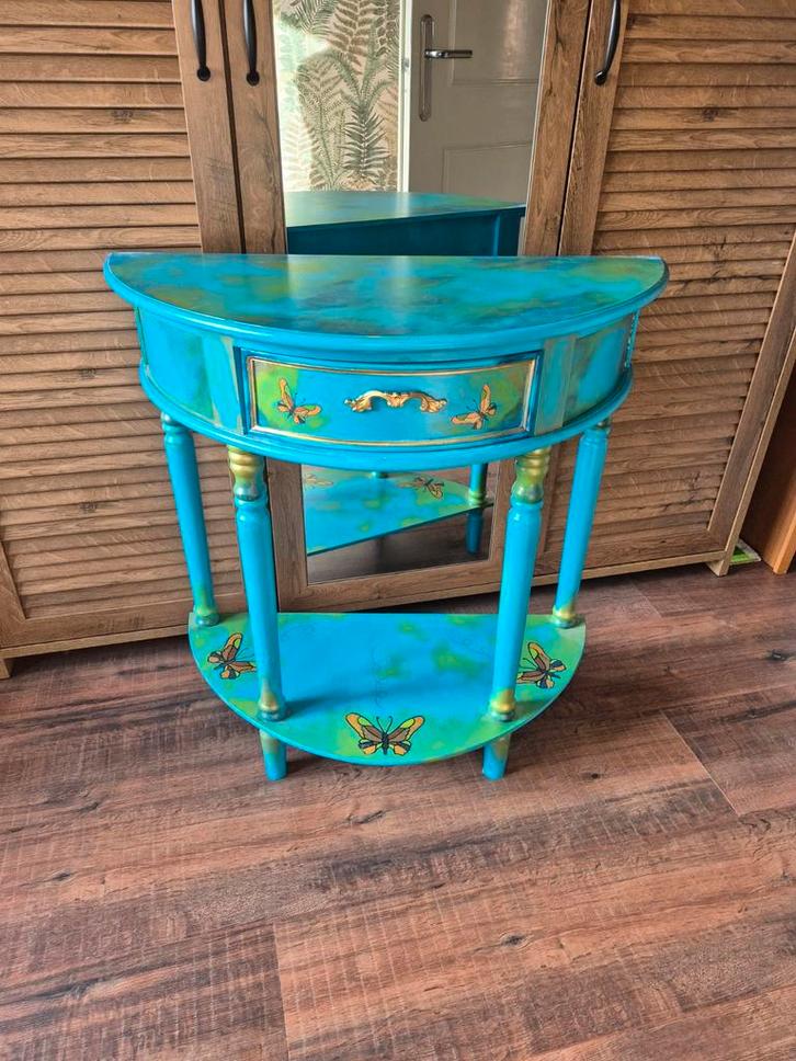 Handgeschilderd kaptafeltje voor kinderkamer, Huis en Inrichting, Tafels | Bijzettafels, Gebruikt, Overige vormen, Minder dan 45 cm