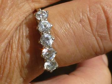 14 KT Gouden rij- Ring 5 briljantgeslepen Zirkonia maat 17 beschikbaar voor biedingen