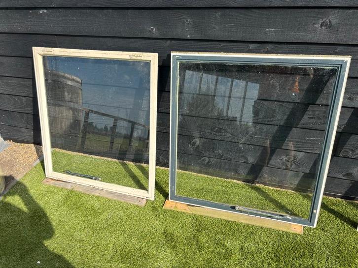 Partij van 8 stalen vintage klap ramen 960 (b) x 1014 (h), Doe-het-zelf en Verbouw, Glas en Ramen, Gebruikt, Gevelraam of Ruit
