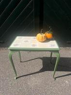 Vintage bijzettafel met tegelblad, Huis en Inrichting, Tafels | Bijzettafels, Vintage, landelijk, Gebruikt, 55 tot 75 cm, Rechthoekig