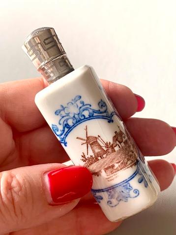 Antiek Hollands parfumflesje zilveren dop, Hollands tafereel beschikbaar voor biedingen