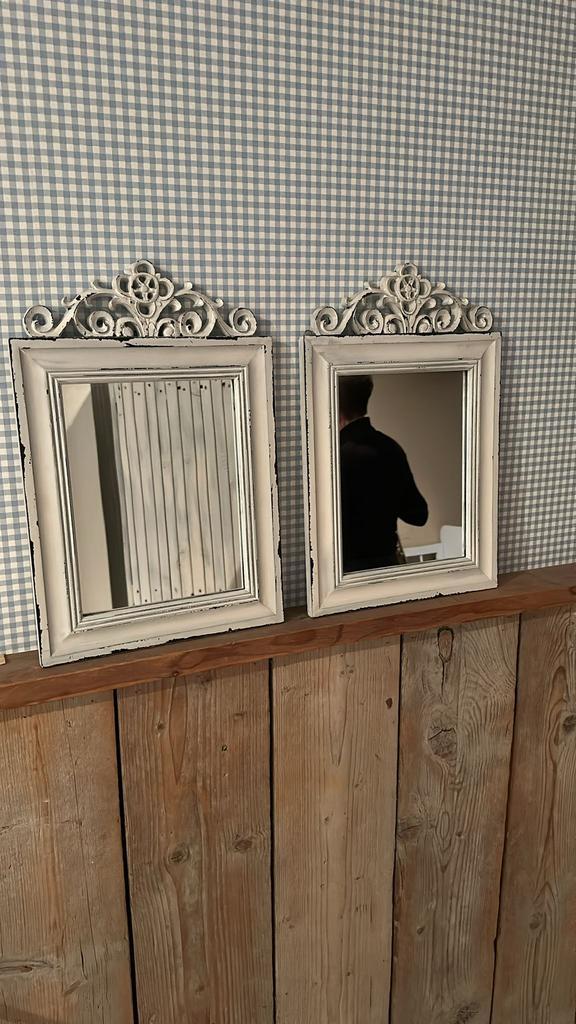 2 Franse tijdloze Barok / Brocante spiegels kuif landelijk, Huis en Inrichting, Woonaccessoires | Spiegels, Zo goed als nieuw