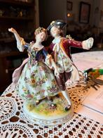 Porselein: Dansend Rococo koppel – Duitsland ca. 1950, Antiek en Kunst, Ophalen of Verzenden