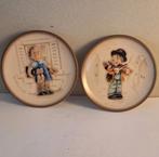 Twee Hummel Miniatuur Borden 4/T en 143/T, Ophalen of Verzenden, Zo goed als nieuw, Hummel