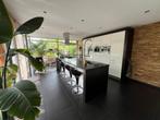 Hoogwaardige Format keuken met kookeiland in hoogglans wit, Huis en Inrichting, Keuken | Complete keukens, Ophalen, Wit, Graniet of Steen