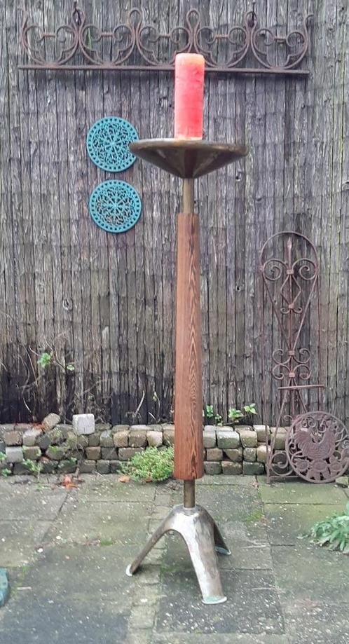 XL vloer kandelaar uit kloosterkerk - koper en eikenhout, Huis en Inrichting, Woonaccessoires | Kandelaars en Kaarsen, Gebruikt
