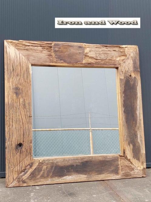 Robuuste spiegel afm 92 x 92 - oud eiken wagonplanken lijst, Huis en Inrichting, Woonaccessoires | Spiegels, Nieuw, 75 tot 100 cm