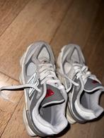 Witte newbalance 9060, Ophalen of Verzenden, Zo goed als nieuw, Schoenen