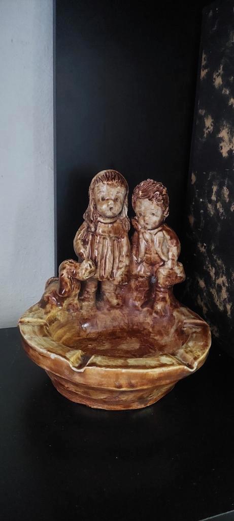 Mathieu Oehlen: asbak 2 kinderen met hondje, Antiek en Kunst, Antiek | Keramiek en Aardewerk, Ophalen of Verzenden