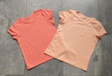 2 nieuwe shirtjes van H&M, maat 98/104 (qwe) beschikbaar voor biedingen