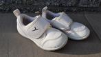 Gymschoenen 24 wit meisje jongen - ZGAN, Decathlon, Ophalen of Verzenden, Zo goed als nieuw, Jongen of Meisje