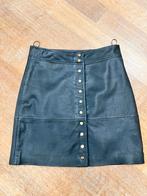 Pinko zwart leren rokje mt 40 gouden drukknopen, Kleding | Dames, Rokken, Zwart, Ophalen of Verzenden, Zo goed als nieuw, Boven de knie