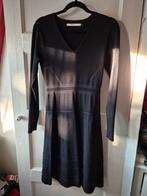 Zwarte steps jurk, maat Medium, Ophalen of Verzenden, Zo goed als nieuw, Maat 38/40 (M), Zwart