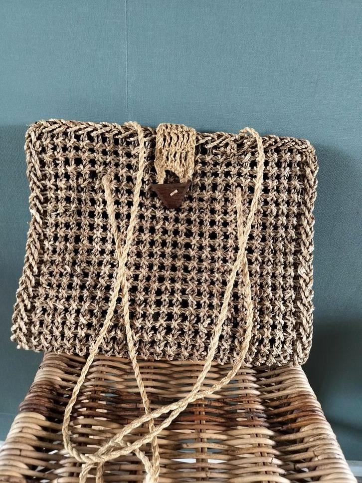 Vintage rieten tas, Sieraden, Tassen en Uiterlijk, Tassen | Damestassen, Zo goed als nieuw, Schoudertasje, Bruin, Ophalen of Verzenden