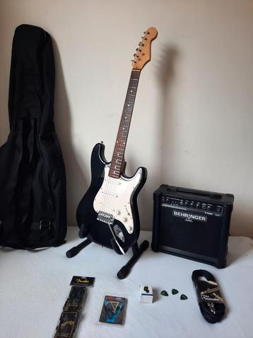 Stratocaster electrische gitaar en versterker en alle acc. beschikbaar voor biedingen