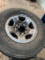 Orginele dodge ram 2500 8gaats velgen met slechte banden, Auto-onderdelen, Banden en Velgen, Ophalen, 275 mm, 17 inch, All Season