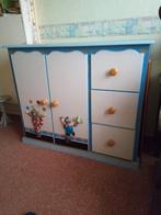 Kastje met wandrek, Kinderen en Baby's, Kinderkamer | Commodes en Kasten, Minder dan 75 cm, Zo goed als nieuw, Minder dan 50 cm