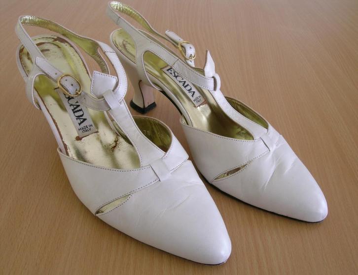 Escada slingback sandaal of pump met T-band riempje mt 38, Kleding | Dames, Schoenen, Zo goed als nieuw, Wit, Ophalen of Verzenden