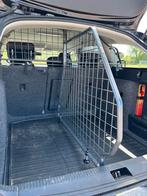 Travall Hondenrek + divider Skoda Octavia 2012-2017, Auto diversen, Hondenrekken, Ophalen, Zo goed als nieuw