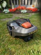 Husqvarna automower 305 robotmaaier, Tuin en Terras, Grasmaaiers, Ophalen, Cirkelmaaier, Minder dan 30 cm, Zo goed als nieuw