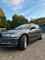 BMW 3-Serie 2.5 I 325 Touring AUT 2001 Grijs, Auto's, BMW, Automaat, Achterwielaandrijving, 1600 kg, 92 €/maand