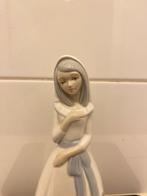 Porcelanas Miquel Requena Valencia Made in Spain, Verzamelen, Beelden en Beeldjes, Ophalen of Verzenden, Gebruikt, Mens