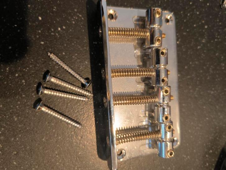 Basgitaar Brug, Muziek en Instrumenten, Instrumenten | Onderdelen, Elektrische basgitaar, Ophalen of Verzenden