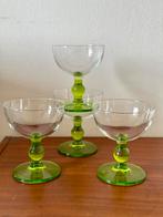 Glazen coupes met groene voet. Jaren 70, Verzamelen, Glas en Borrelglaasjes, Ophalen of Verzenden, Zo goed als nieuw