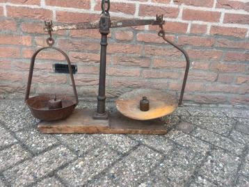 Oude weegschaal beschikbaar voor biedingen