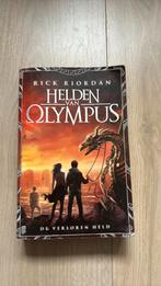 Rick Riordan - De verloren held, Ophalen of Verzenden, Zo goed als nieuw, Rick Riordan