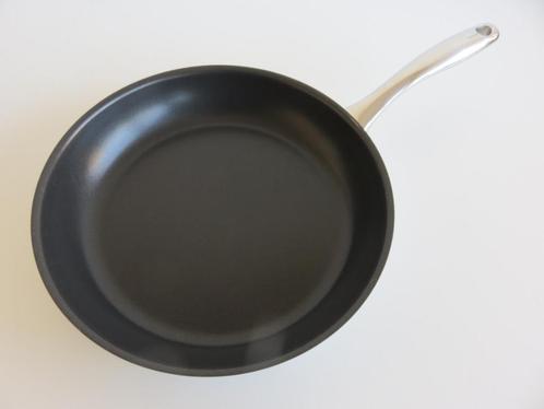 Fissler koekenpan 28 cm stainless 18/10, Huis en Inrichting, Keuken | Potten en Pannen, Zo goed als nieuw, Koekenpan of Braadpan