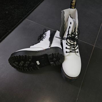 DR.Martens Jason Smooth 37,5 beschikbaar voor biedingen