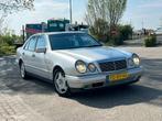 Mercedes-Benz E-Klasse 4.2 E420 V8 Avantgarde, Automaat, Achterwielaandrijving, 8 cilinders, Origineel Nederlands