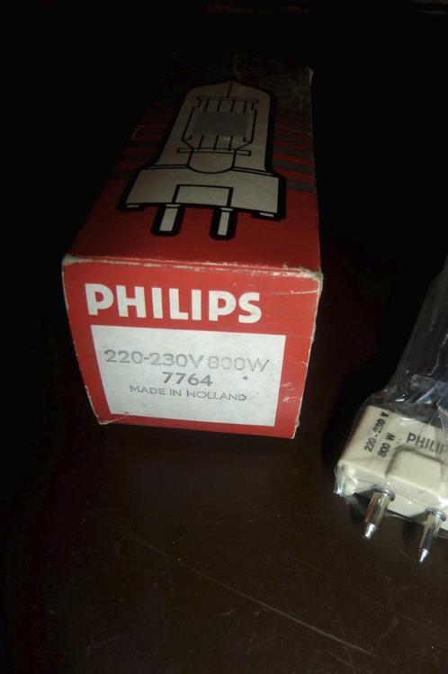 enkele projector lampen Philips - 7764 - 220V 800W, Audio, Tv en Foto, Filmrollen, 16mm film, Ophalen of Verzenden