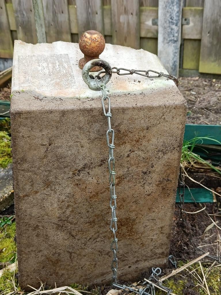 Te koop betonpaal, Ophalen, Zeilboot of Motorboot