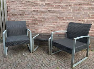 Tuinset: 2 stoelen & tafeltje beschikbaar voor biedingen