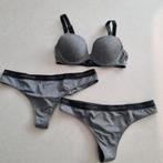 Marie Jo BH 70B + 2 Strings 38 ongedragen - ZGAN, Marie Jo, Ophalen, Grijs, Setje