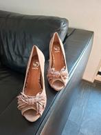 Nieuwe taupe pumps hogehak maat 36, Kleding | Dames, Schoenen, Ophalen, Overige kleuren, Nieuw, Dansschoenen